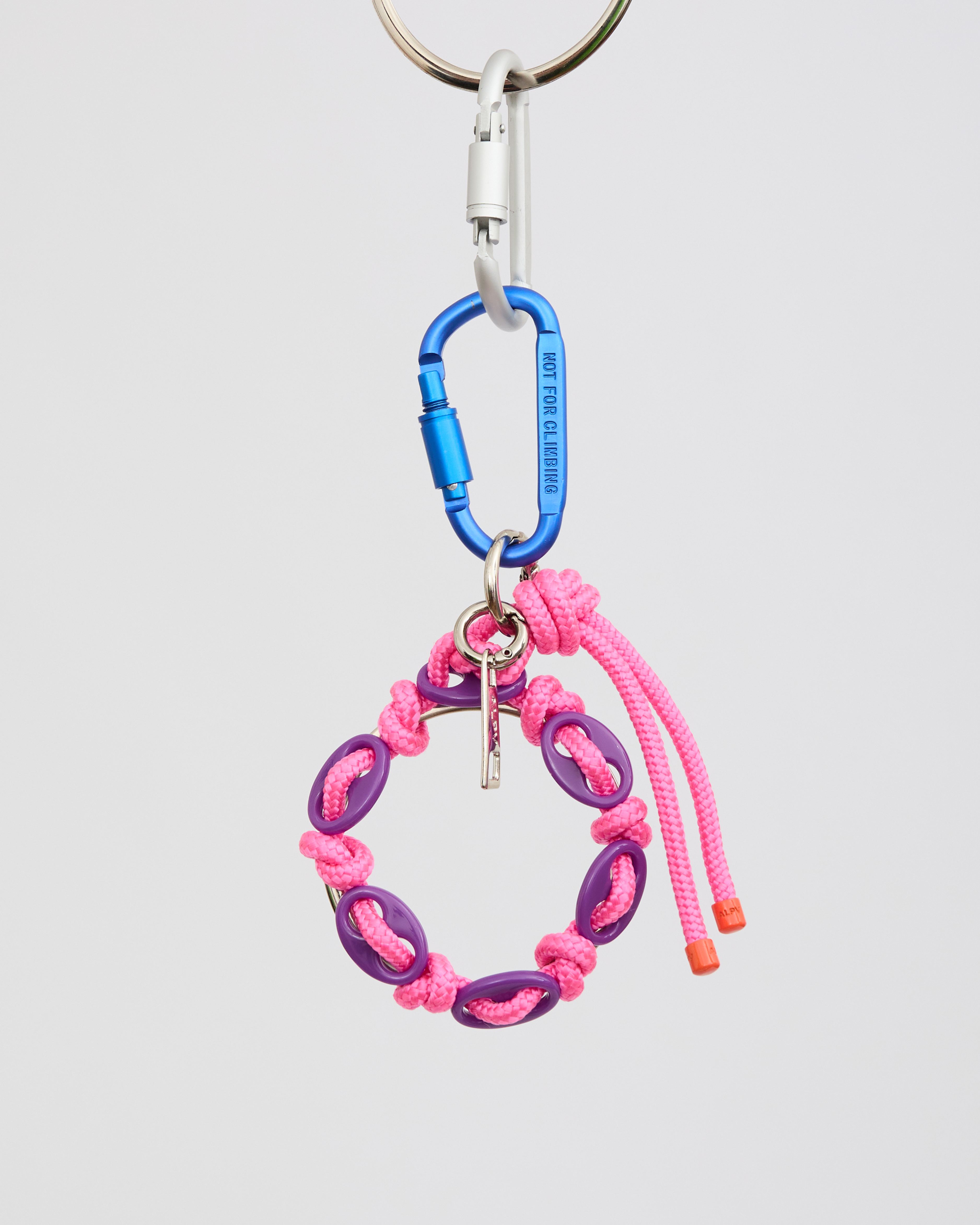 ROUND KEYCHAIN - AZUL – Alexandre Pavao