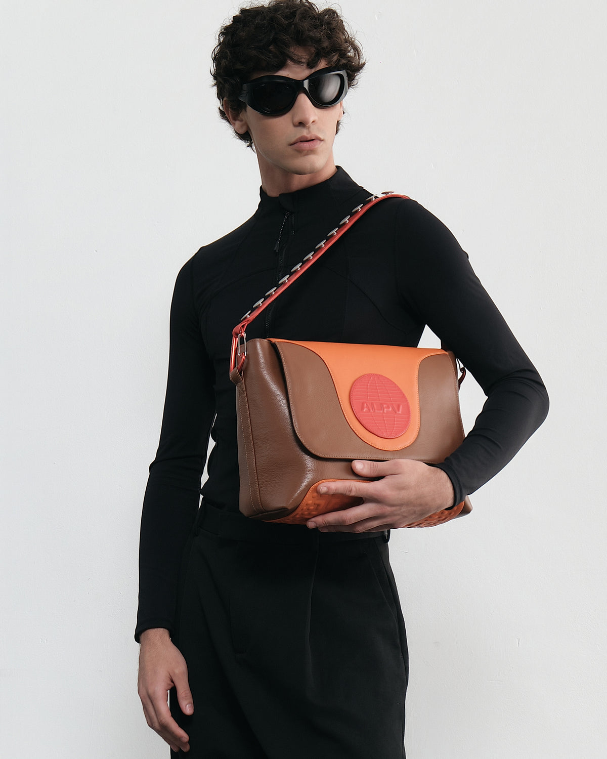 Stella Messenger Bag Grande - Marrom