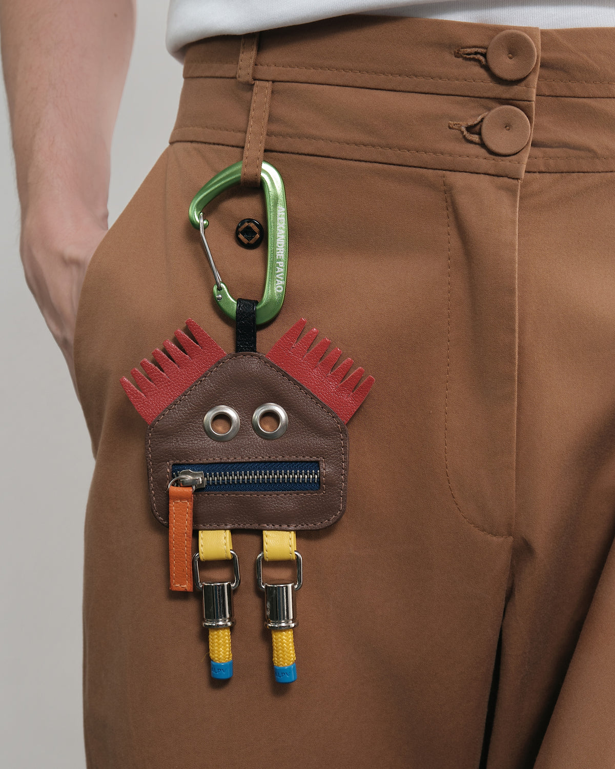 Monster Bag Charm - Marrom
