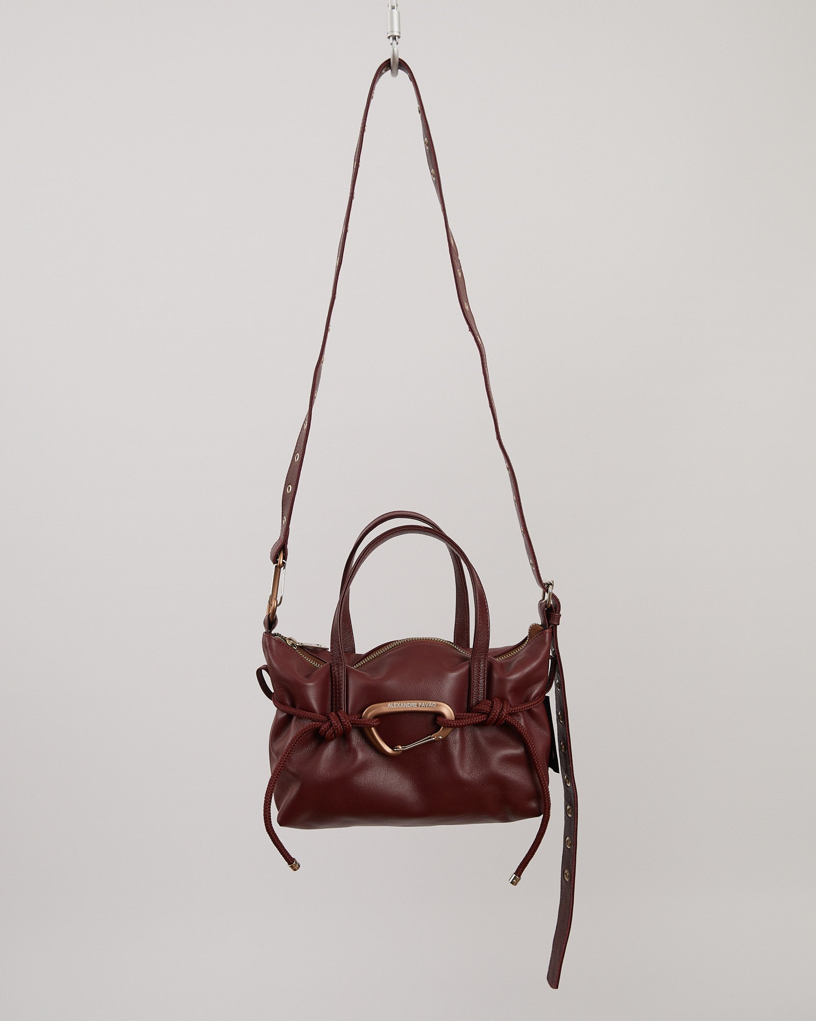 PAO　パオ Pillow Shoulder Bag Small - Burgundy – Alexandre Pavao