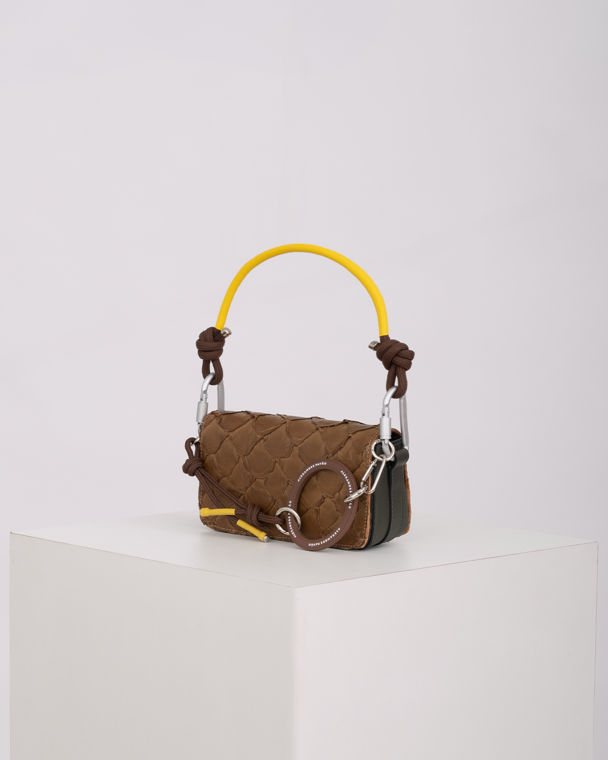 ARAPAIMA SHOULDER BAG - MARROM